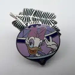 Disney Pin DLR 2010 Hidden Mickey Christmas Ornament Daisy Duck Completer 80455