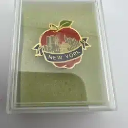 Vintage New York City Skyline - The Big Apple Souvenir Lapel Pin Pinback Brooch