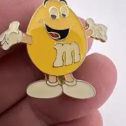 VTG 1996 Yellow M&M Mars Chocolate Candy Character Enamel Lapel Pin