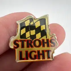 STROHS LIGHT PREMIUM BEER PIN BADGE WITH CHECKERED FLAG