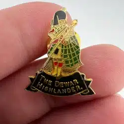The Dewar Highlander Lapel Pin Blended Scotch Whisky