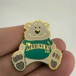 Alternative view of 2001 Seattle Mariners Teddy Bear Lapel Pin by PSG