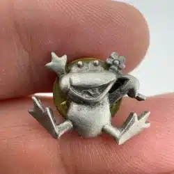 Vintage JJ Happy Frog With Flower Lapel Hat Pin - Silver Tone - Small
