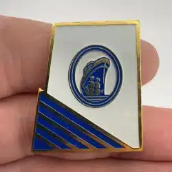 HOLLAND AMERICA CRUISE LINE PIN - Travel Souvenir