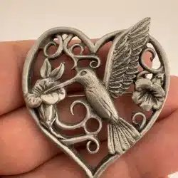 Humming Bird In A Heart Pewter Brooch Pin by Spoon 3915