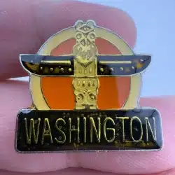 Washington State Totem Pole Collectible Souvenir Lapel Hat Pin