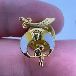 Masonic Shriners Lapel Pin With Child