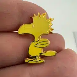 Peanuts Woodstock Lapel Pin - Gold Tone - *small crack* - AVIVA UNITED FEATURES