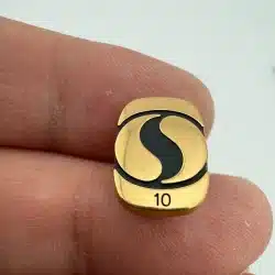 Safeway Grocery Store 10 Year Employee Service Screw Back Lapel Pin *scratches*