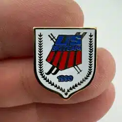 1990 US SKI TEAM Vintage Skiing Ski Lapel Hat Pin *marks*