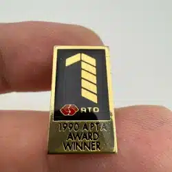 SCRTD Southern California Rapid Transit District 1990 APTA AWARD WINNER PIN