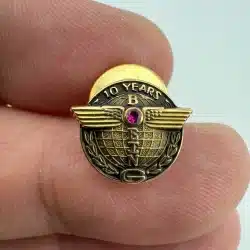 Boeing 10 Year Service Employee Award Pin - 10K, 1.79g