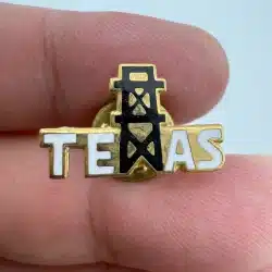 Vintage Texas Oil Rig Derrick Souvenir Tourist Lapel Pin