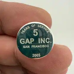 GAP Inc San Francisco 5 Year Employee Service Award Pin 2005 *scratches*