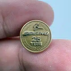Alternative view of BOEING 25 YEAR SERVICE AWARD SCREWBACK PIN - 1/10 10K GF *read full description*