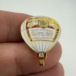 Alternative view of Anheuser-Busch Budweiser Hot Air Balloon Pin