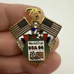 World Cup USA 1994 Soccer Pin - Crossed US Flags, Dog, Ball, etc