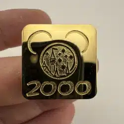 2000 Disneyland Annual Passport Holder Lapel Hat Pin