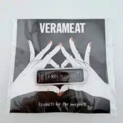 Verameat Brand Retro Radio Alarm Clock Pin - 6:00 PM