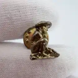 Kneeling Gold Panner Miner Lapel Pin - Hallmarked