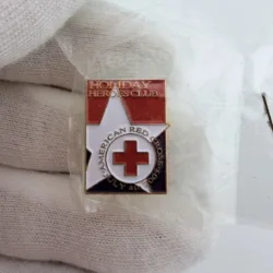 2003 ARC American Red Cross Holiday Heroes July 4th Star Pin