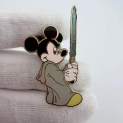 2006 Disney Star Wars Mickey Mouse as Luke Skywalker Pin - Flaw