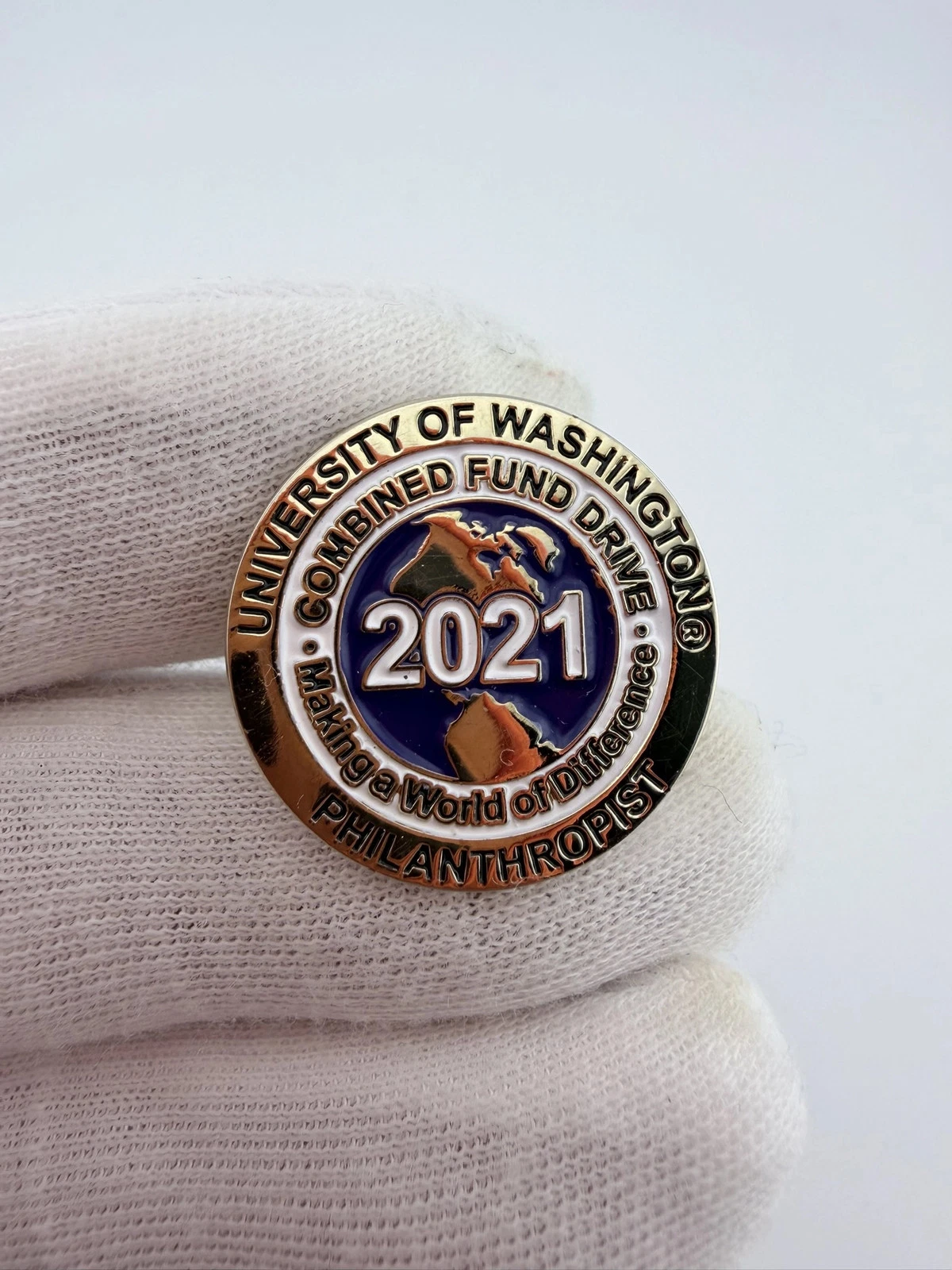 2021 UW University Of Washington Philanthropist Combined Fund Drive Pin