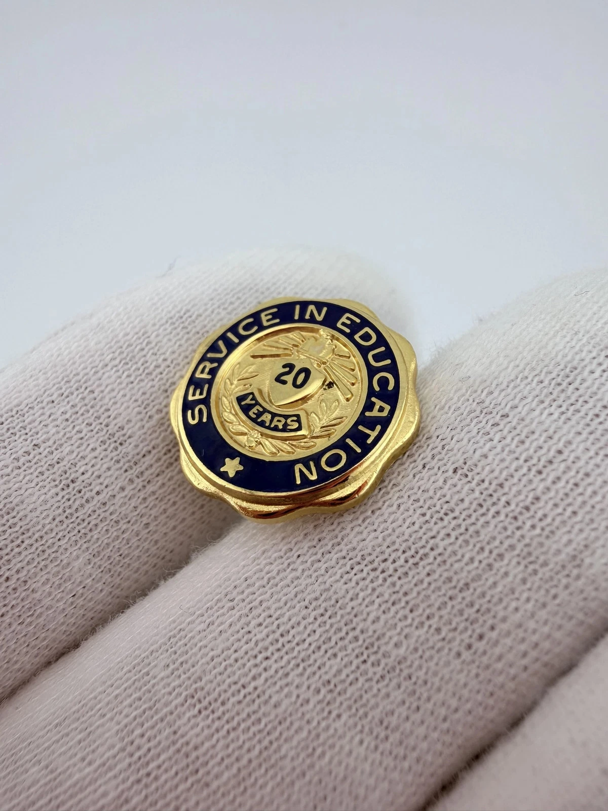 Service In Education 20 Years Lapel Pin - Image 2