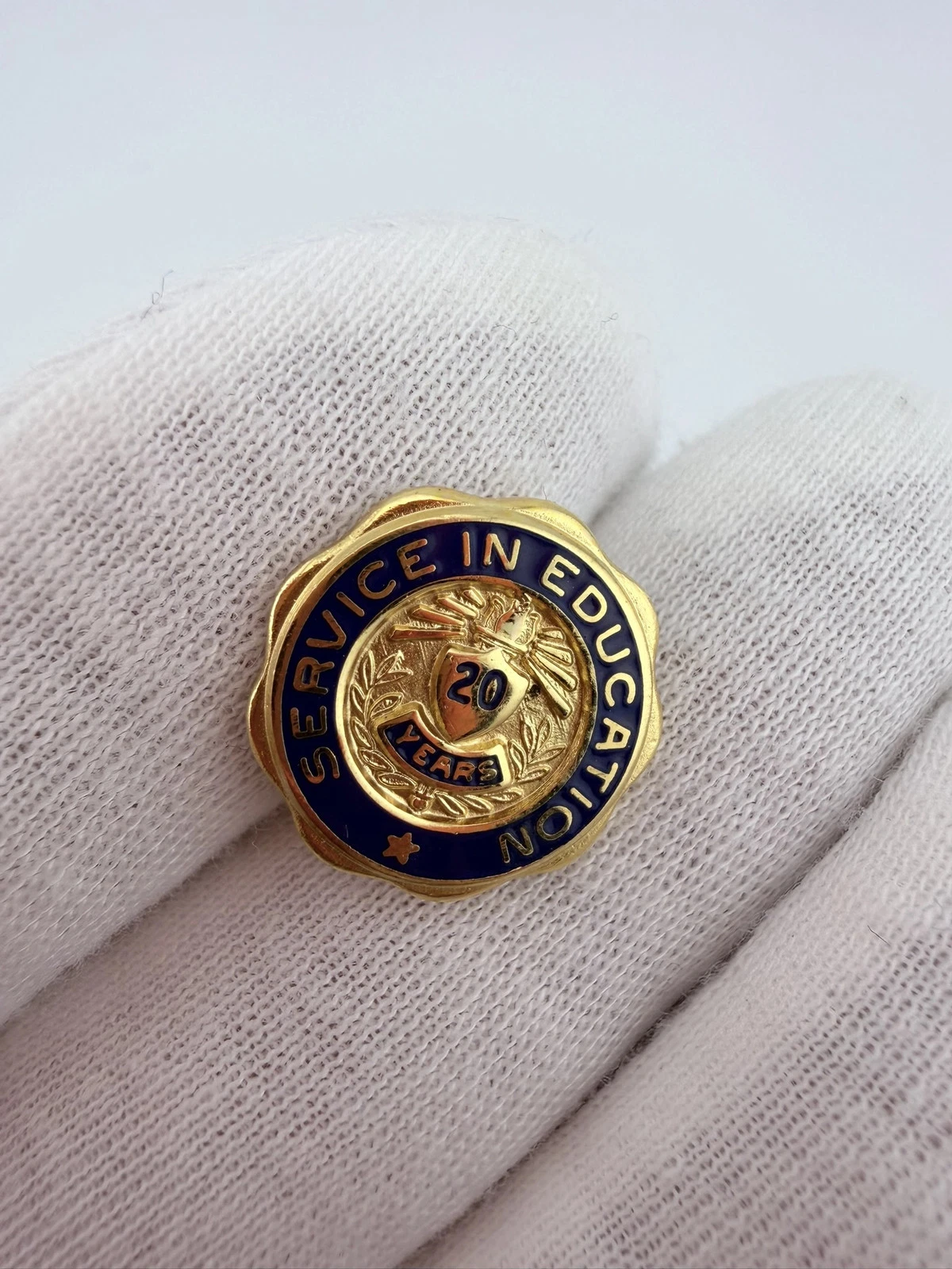 Service In Education 20 Years Lapel Pin - Image 3