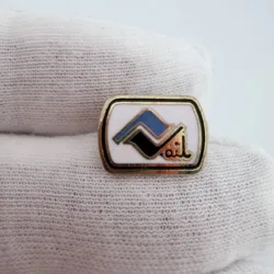 Vail Colorado Ski Resort Pin Brooch - Tiny