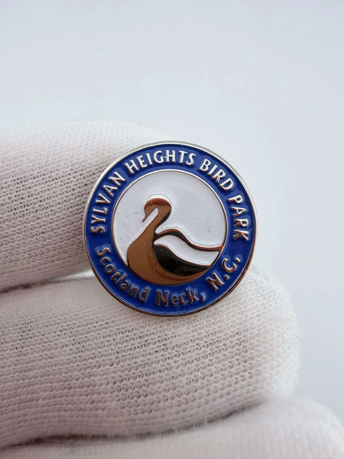 Sylvan Heights Bird Park Lapel Pin - North Carolina