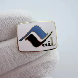 Vail Ski Resort Pin Brooch - Gold Tone - Colorado