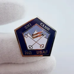 HQ USAF Ski Club Crossed Poles Pin Brooch