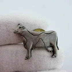 DP Danforth Pewter Cow Lapel Pin