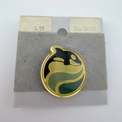 Sea World Shamu Logo Lapel Pin on Original Plastic Card