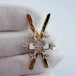 Mission Ridge Ski Resort Crossed Skis and Snowflake Pin Brooch - Washington St.
