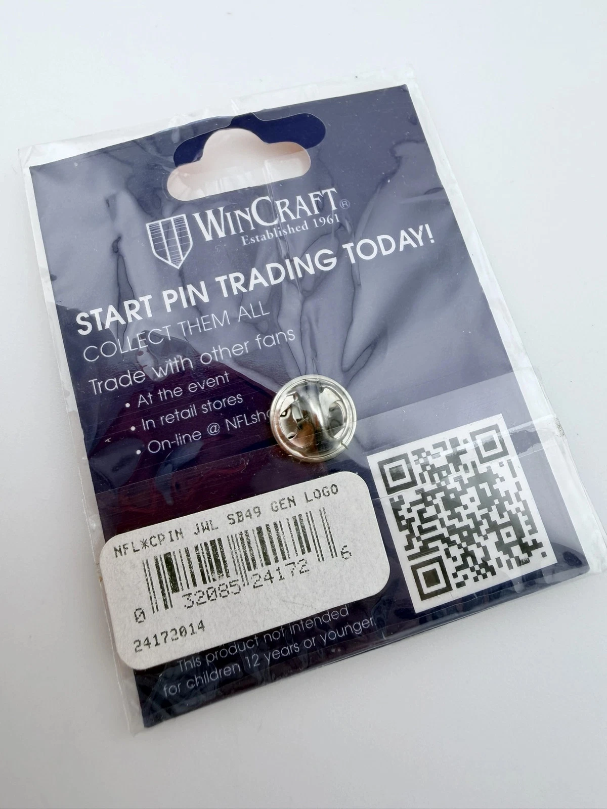 Super Bowl XLIX 49 Trophy Lapel Pin by WinCraft - Image 4
