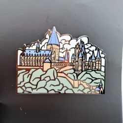 Hogwarts School of Witchcraft & Wizardry Pin by LootCrate
