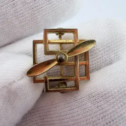 Ninety Nines Womens Aviation Association Club - Propeller Rotates