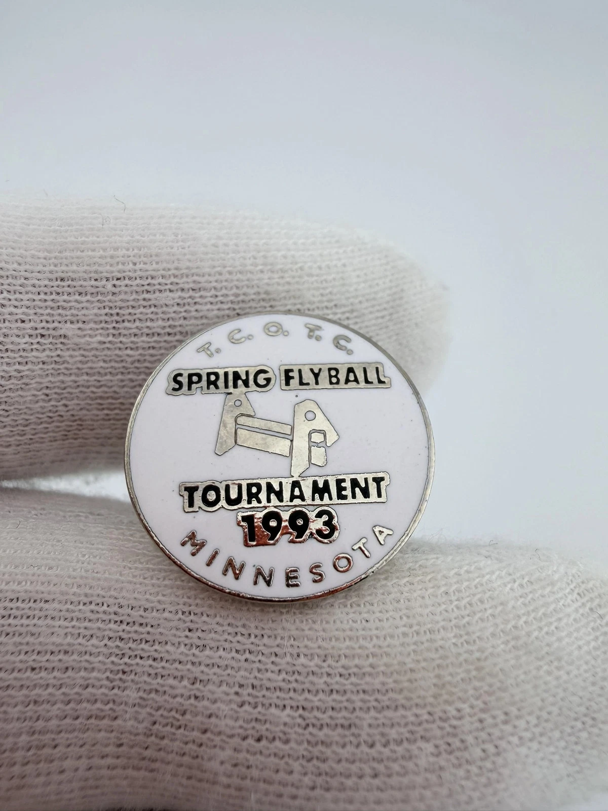 1993 TCOTC Twin Cities Obedience Training Club Spring Flyball Pin - White - Image 2