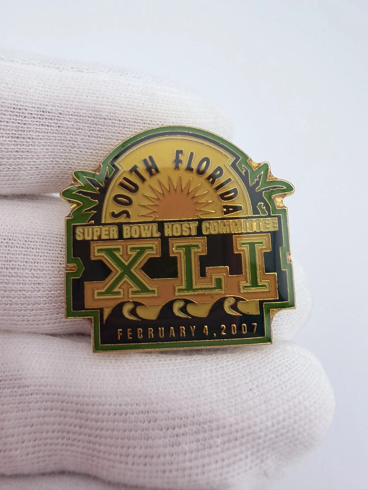 2007 Super Bowl XLI Host Committee NFL South Florida Pin - Yellowing