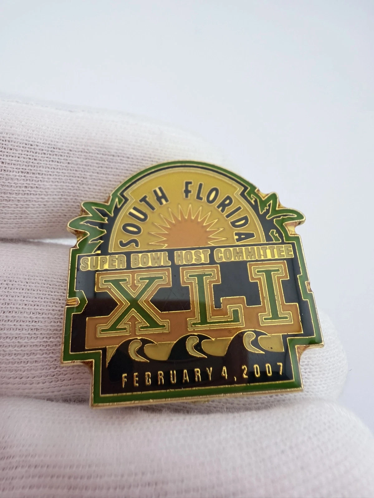 2007 Super Bowl XLI Host Committee NFL South Florida Pin - Yellowing - Image 2